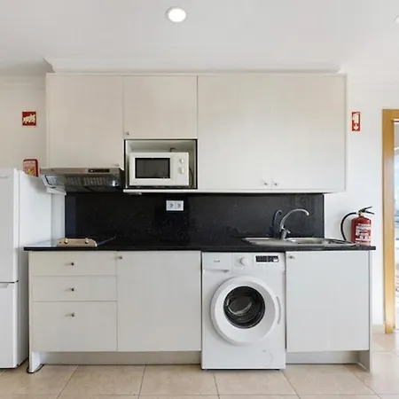 Cozy Apartment With Seaview 300M From The Beach Portimao Exterior photo