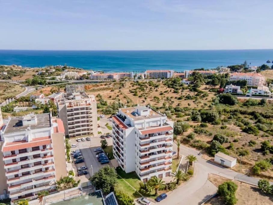 Cozy With Seaview 300m From The Apartment Portimao