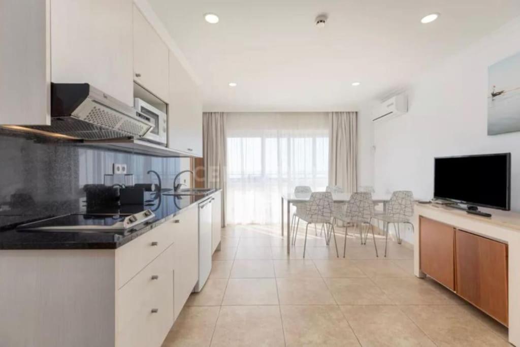 Apartment Cozy With Seaview 300m From The Portimao