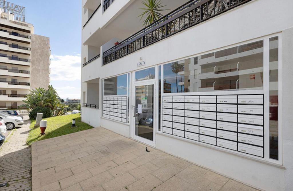 Cozy With Seaview 300m From The Apartment Portimao